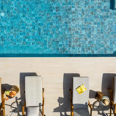 Sunny Paradise Luxury & Hot Tub Kuklia