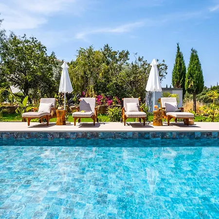 Sunny Paradise Luxury & Hot Tub Kouklia